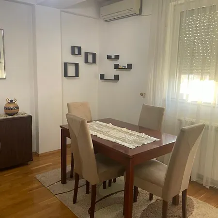 דירה Bee סקופיה